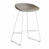HAY About a Stool 38 Low barstol 2.0 Khaki-vitt stålstativ