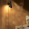 Online Louis Poulsen AJ vägglampa Brass-black