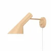 Louis Poulsen AJ vägglampa Warm sand