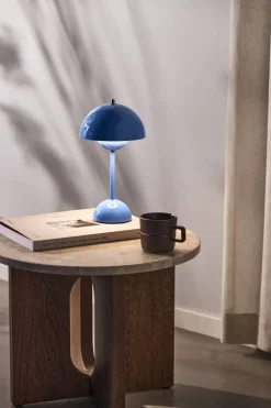 Best Audo Copenhagen Androgyne sidobord Ø50 cm mörkbetsad ek Kunis Breccia-bordsskiva
