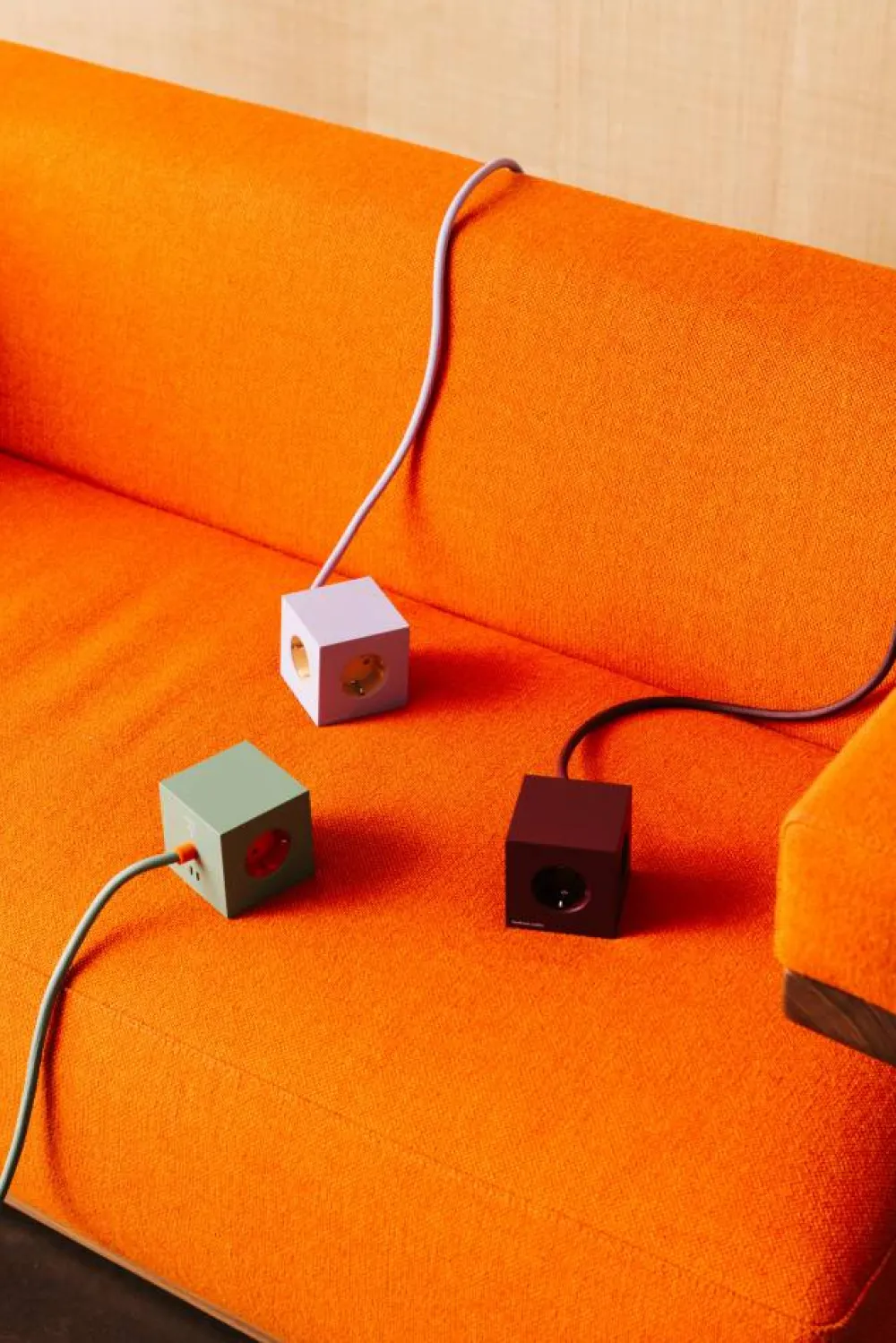 Avolt x Bauhaus-Archiv Square 1 grenuttag USB-C Gecko Bloom