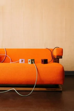 Avolt x Bauhaus-Archiv Square 1 grenuttag USB-C Mulberry Red