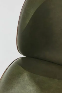 GUBI Beetle framsidesklädd stol valnöt Leather Army-antigue brass