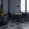 GUBI Beetle stol Black svartbetsat bokstativ
