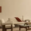 Audo Copenhagen Brasilia fåtölj low back Natural oak-Nature sheepskin curly