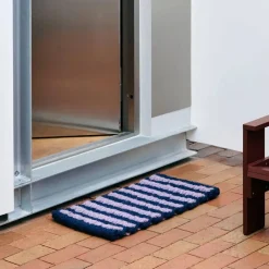 Best HAY Coco Stripe Wide dörrmatta Lavender-navy