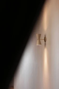 Audo Copenhagen Collector vägglampa 25 cm Crème