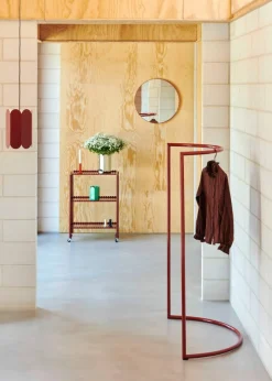 Hot HAY Colour Rack c-shape klädhängare 112x150 cm Maroon red