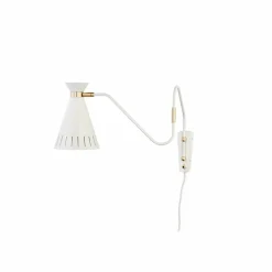 Warm Nordic Cone vägglampa warm white mässingdetaljer