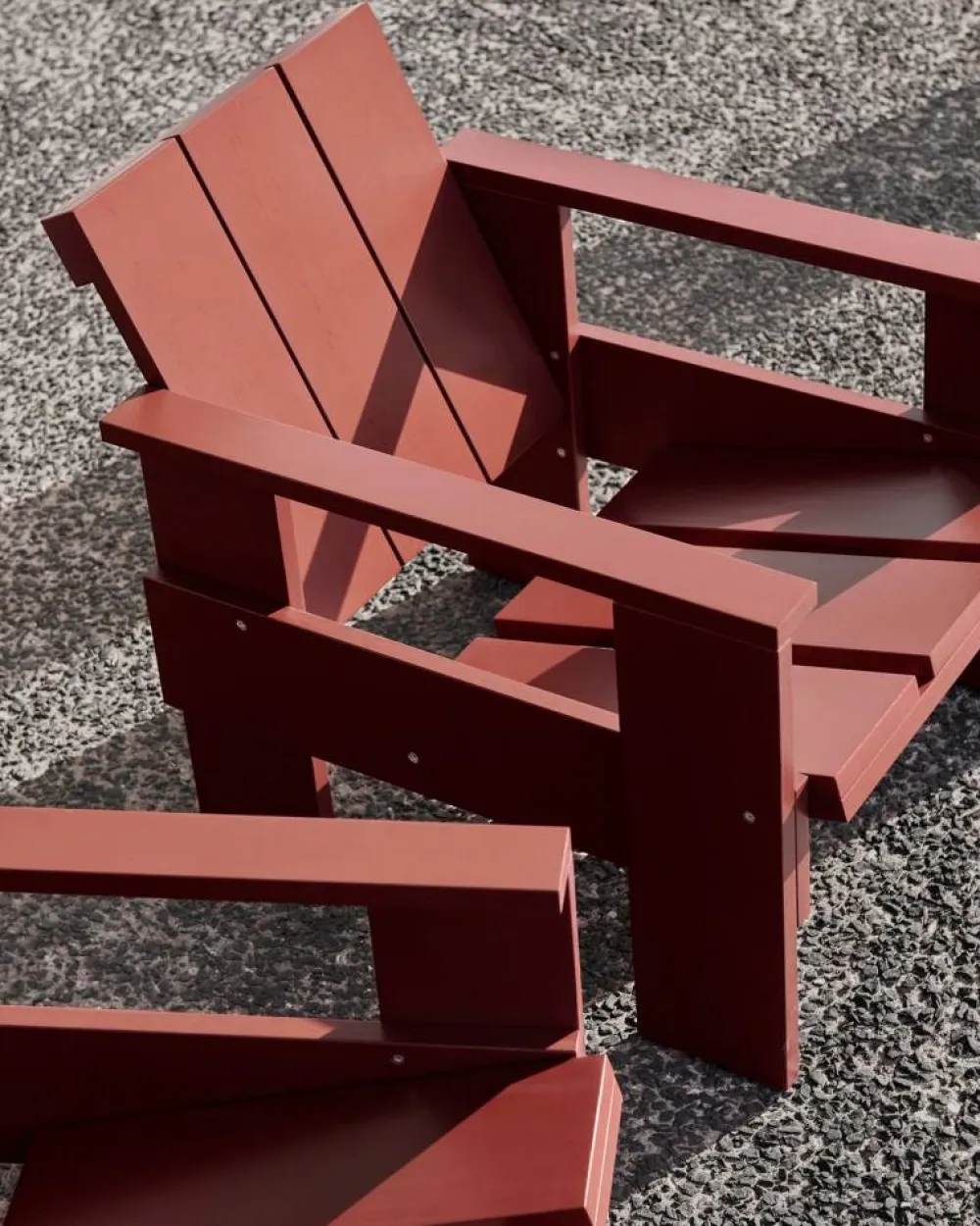 New HAY Crate loungestol lackad furu Iron red