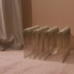 AYTM Curva tidningsställ Silver