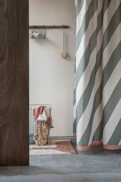 Mette Ditmer Diagonal duschdraperi 150x200 cm Dark olive