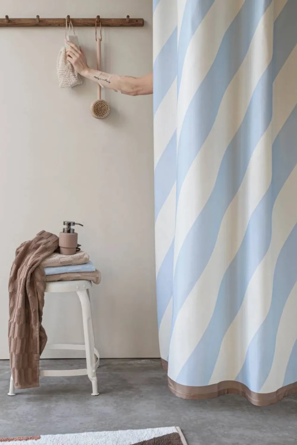 Mette Ditmer Diagonal duschdraperi 150x200 cm Light blue