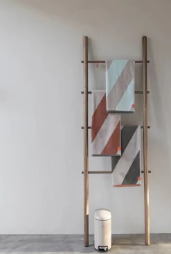 Mette Ditmer Diagonal handduk Dark olive 70x133 cm