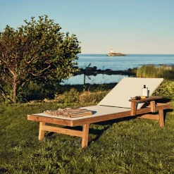 Skargaarden Djurö solsäng Batyline white teak