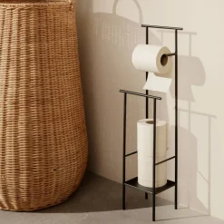 Ferm Living Dora toalettpappershållare Black
