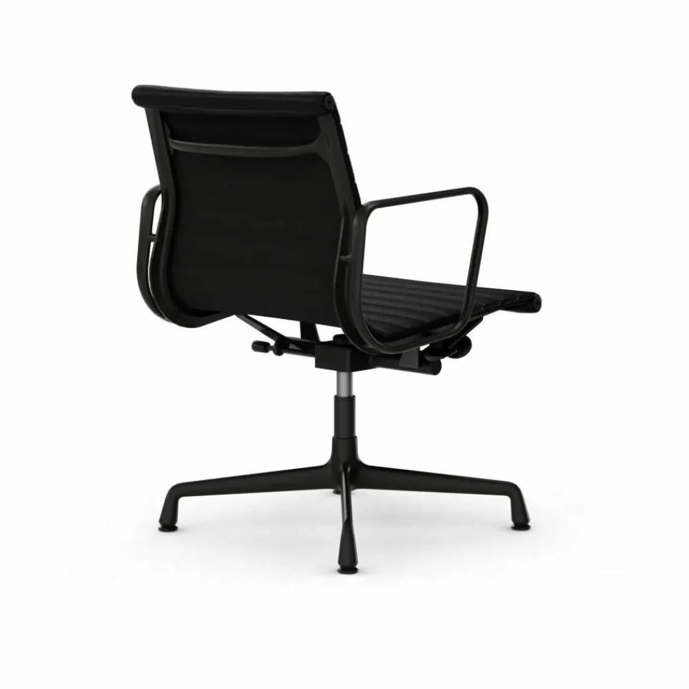 Vitra EA132 Aluminium Chair kontorsstol felt glides 66 nero leather L20-deep black
