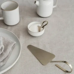 Ferm Living Fein tårtspade Mässing