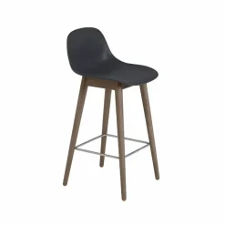 Muuto Fiber barstol med ryggstöd 65 cm Black-mörkbrunbetsade ben