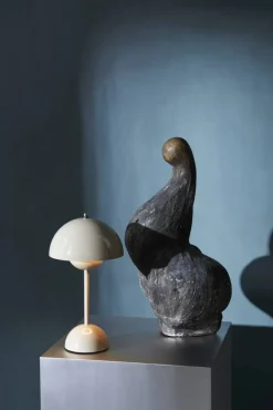 Hot &Tradition Flowerpot portabel bordslampa VP9 grå-beige