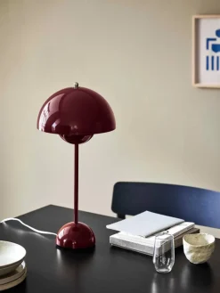 Discount &Tradition Flowerpot VP3 bordslampa Dark plum