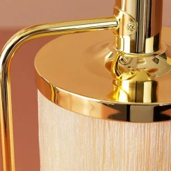 Warm Nordic Fringe golvlampa pale pink mässingspläterat stål