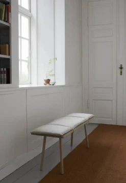 Fritz Hansen Georg linnedyna med rem till bänk Beige