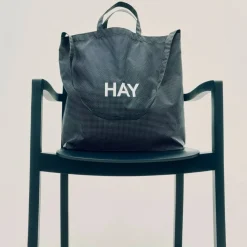Outlet HAY Grid Crossover Bag väska medium Dark blue medium