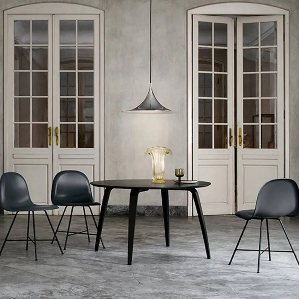 GUBI runt matbord black stained ash