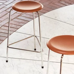 Fritz Hansen High Dot pall läder Walnut