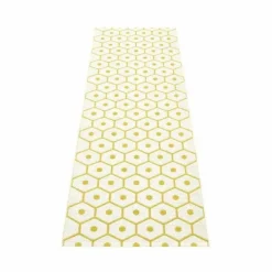 Pappelina Honey gångmatta mustard/vanilla 70x350 cm