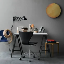 Fritz Hansen Kaiser Idell 6718-W vägglampa Black