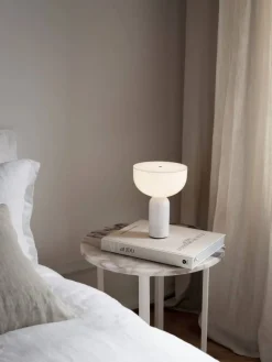 New Works Kizu portable bordslampa White marble