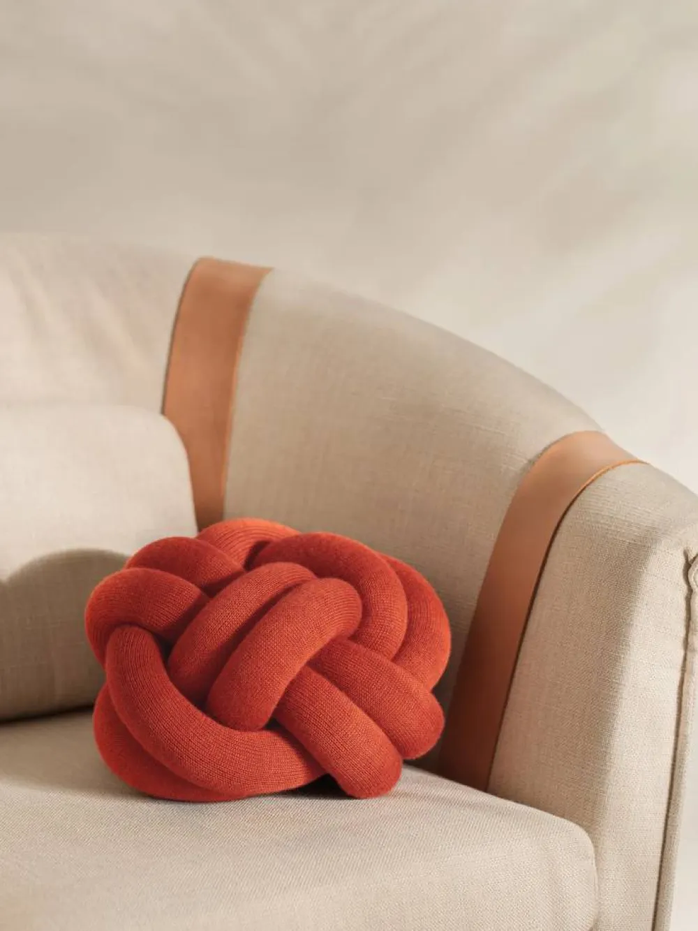 Online Design House Stockholm Knot kudde Orange red