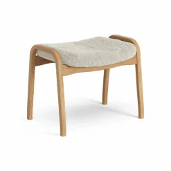 Swedese Lamino fotpall oljad ek/fårskinn Moonlight (beige)