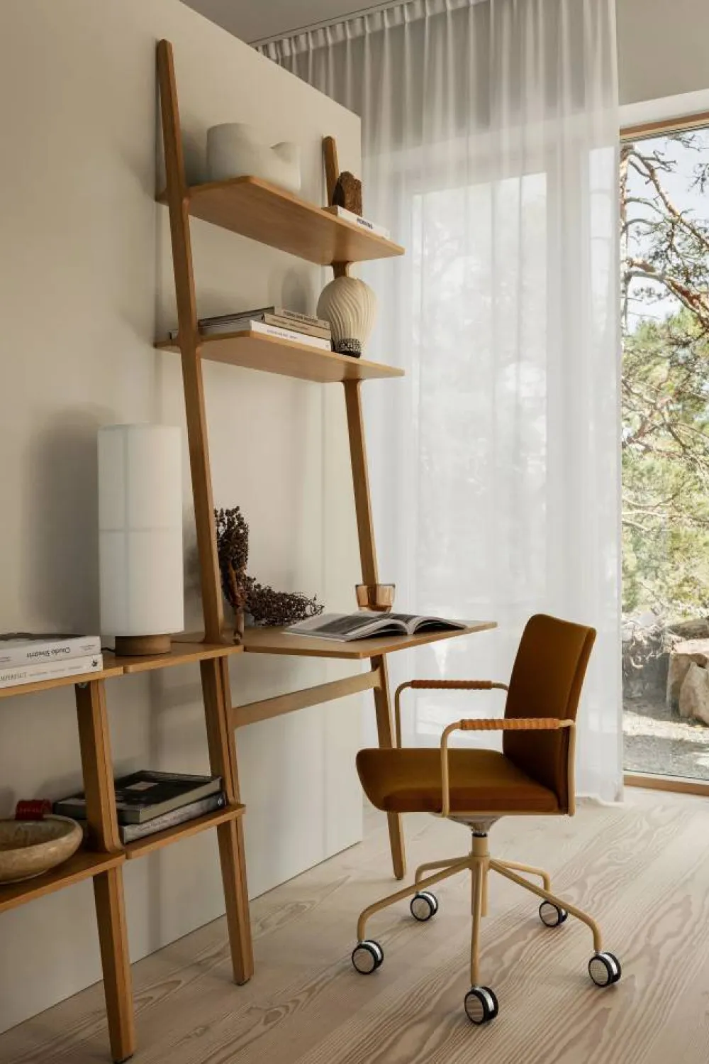 Swedese Libri hylla 2 hyllplan Ek lackad