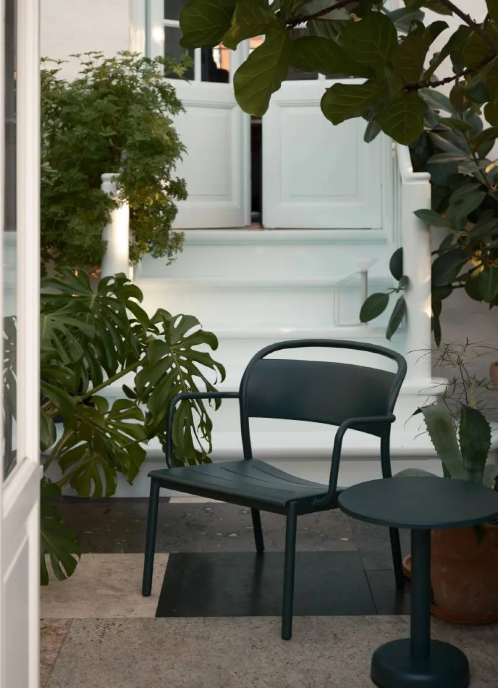 Muuto Linear Steel loungefåtölj Dark green