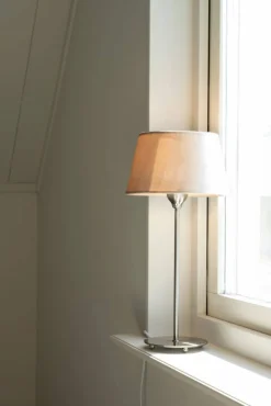 Watt & Veke Line 35 bordslampfot Matt chrome
