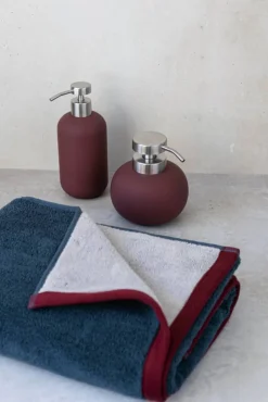 Discount Mette Ditmer Lotus play tvålpump hög inkl 2 pumphuvuden Wine