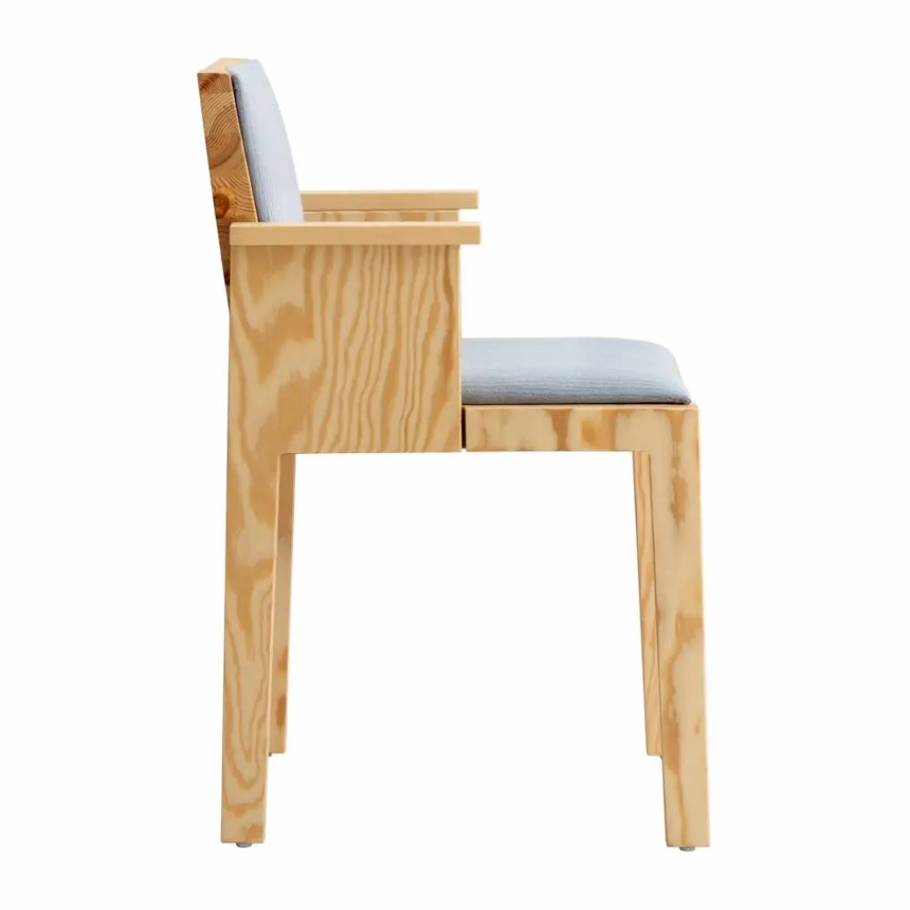 Vaarnii 016 Maasto Dining Armchair karmstol Matt oljevaxad furu framsidesklädd grå
