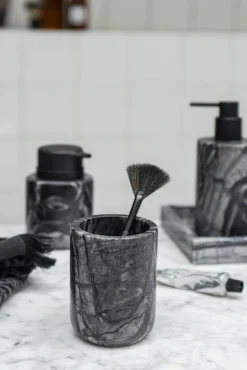 Mette Ditmer Marble tandborsthållare 10 cm Svart-grå