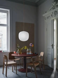 Hot Muuto Midst pelarbord Dark oiled oak-dark red Ø140 cm