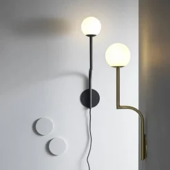 Pholc Mobil 46 vägglampa mässing