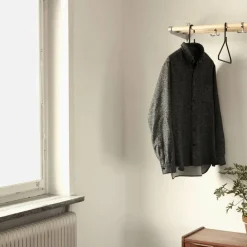 Essem Design Nostalgi Sko- eller hatthylla björk aluminiumstativ