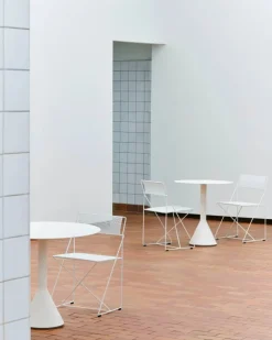 Online HAY Palissade Cone runt cafébord Cream white Ø70 cm