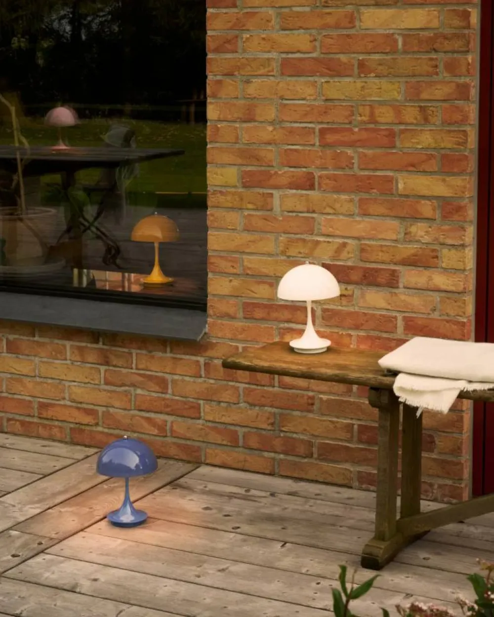 Louis Poulsen Panthella 160 Portable v3 bordslampa Opal white
