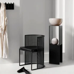 Kristina Dam Studio Pedestal sidobord Black