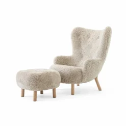 Barn &Tradition Petra VB3 High fåtölj inkl. pouf ATD1 Oljad ek-Sheepskin Moonlight
