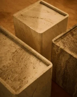 GUBI Pietra sidobord 33x33x40 cm Neutral white travertine