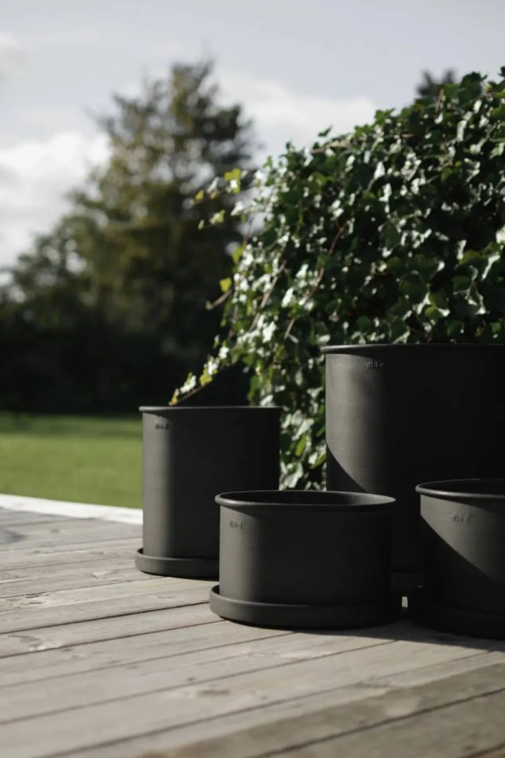 DBKD Plant pot kruka large 2-pack Black